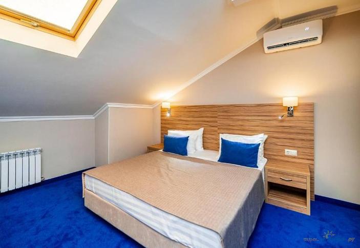 Семейный 2-местный 2-комнатный (мансарда)