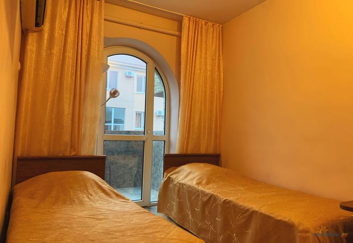 Двухместный стандарт (верхние этажи) с балконом