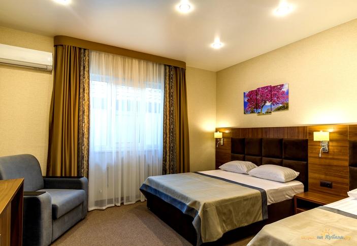 Трехместный стандарт 