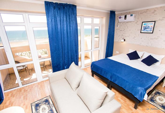 Четырехместный джуниор сьют с видом на море