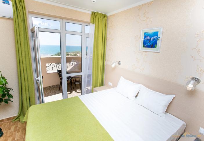 Четырехместный семейный с видом на море