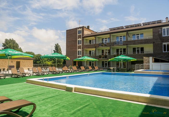 Эмеральдика Family Beach Hotel
