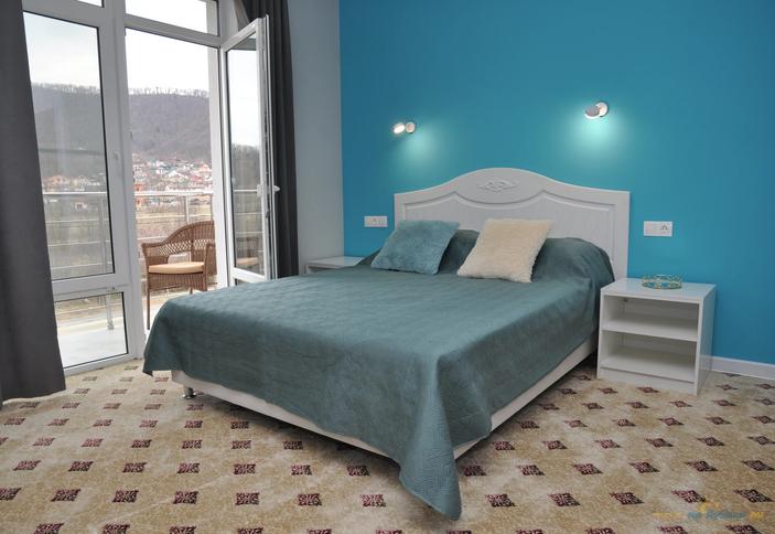 Семейный плюс с балконом