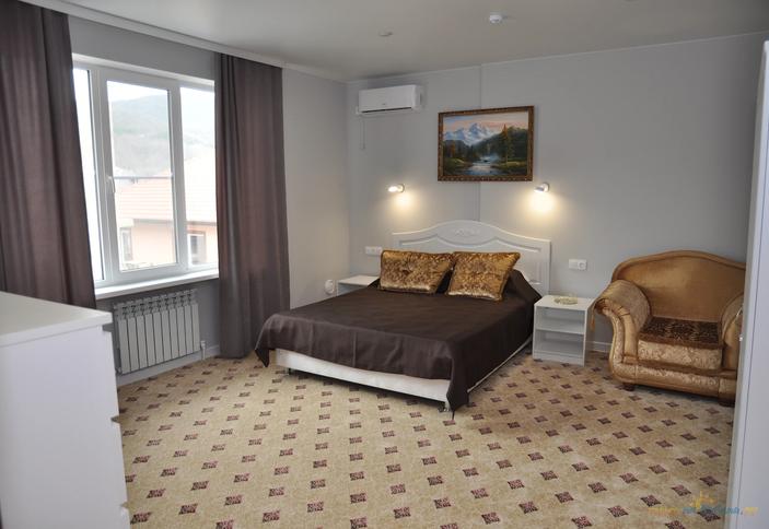 Люкс с балконом