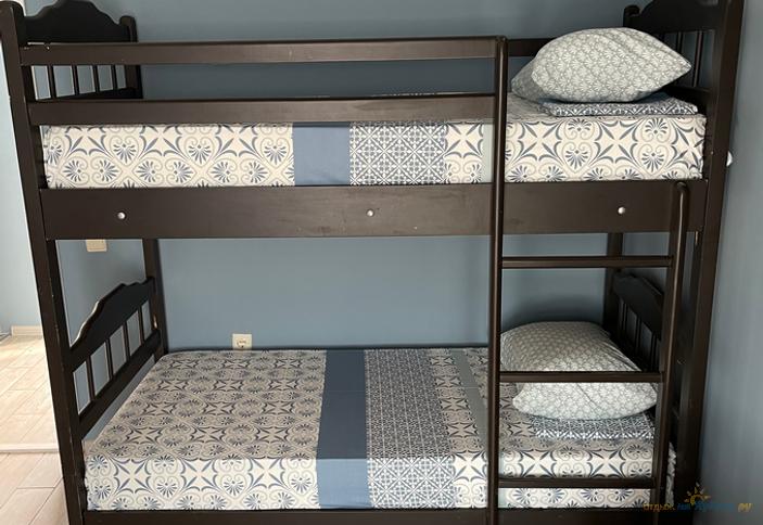 Трехместный