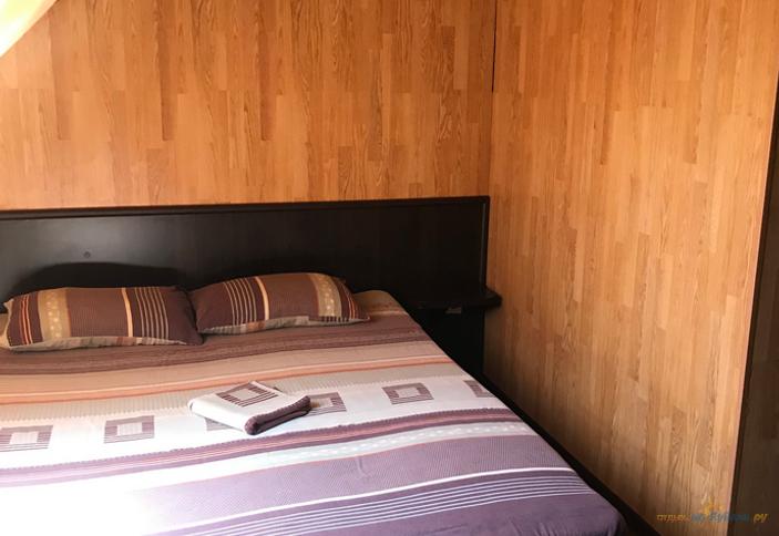 Двухместный стандарт на мансарде с видом на море №10, 11