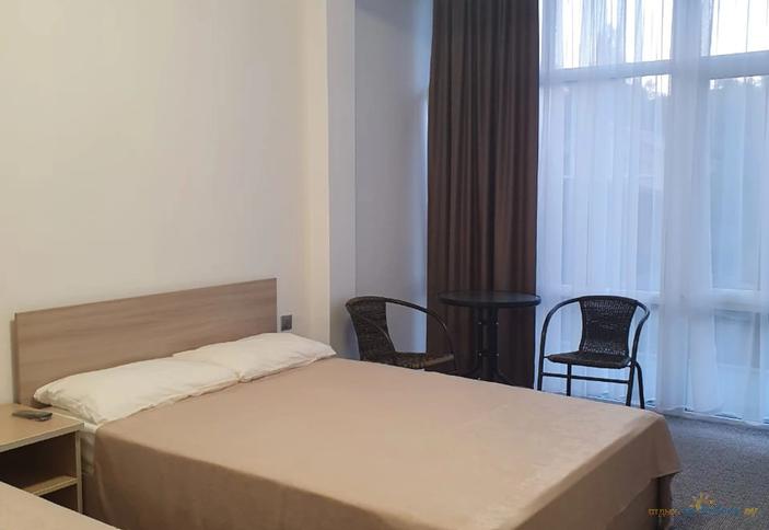 Трехместный