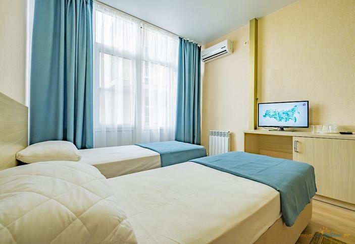 Люкс четырехместный двухкомнатный