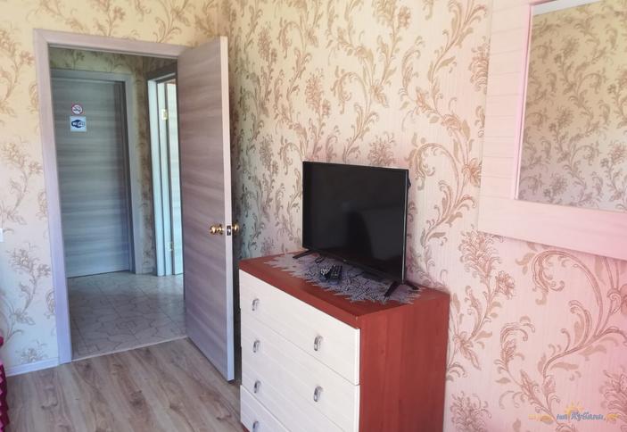 Семейный двухкомнатный с большим угловым балконом 