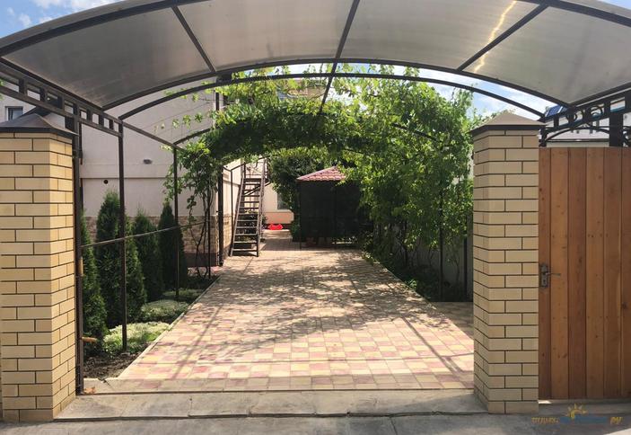 Свой дворик, Южная сторона