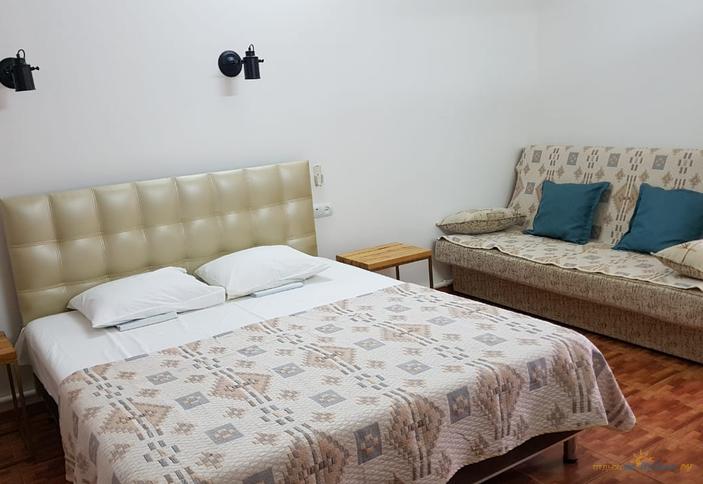 Семейный домик 4-6 местный с кухней, столовой и террасой