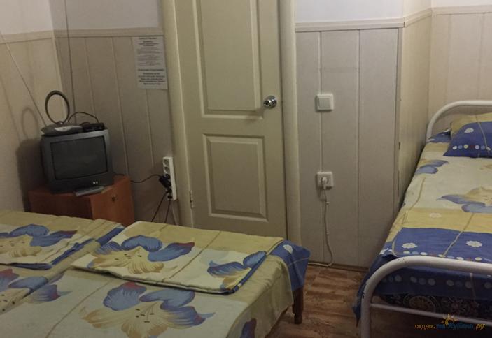 Трехместный