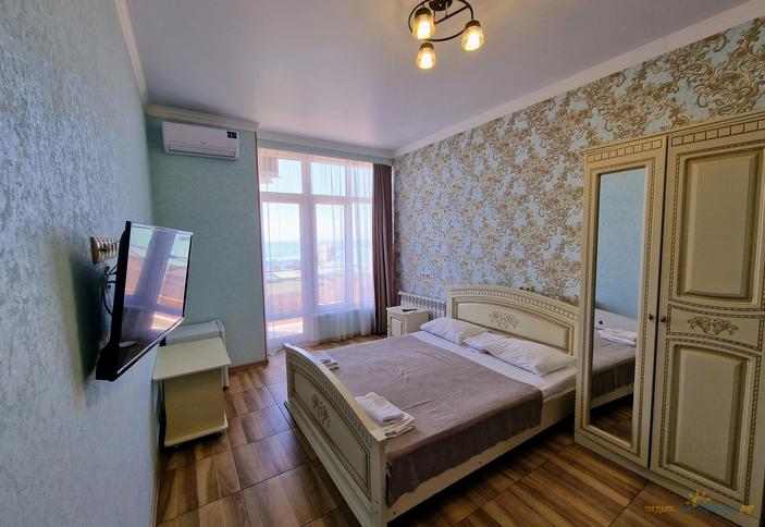 Делюкс двухместный с балконом и видом на море