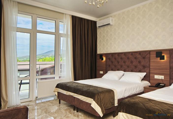 Трехместный с балконом