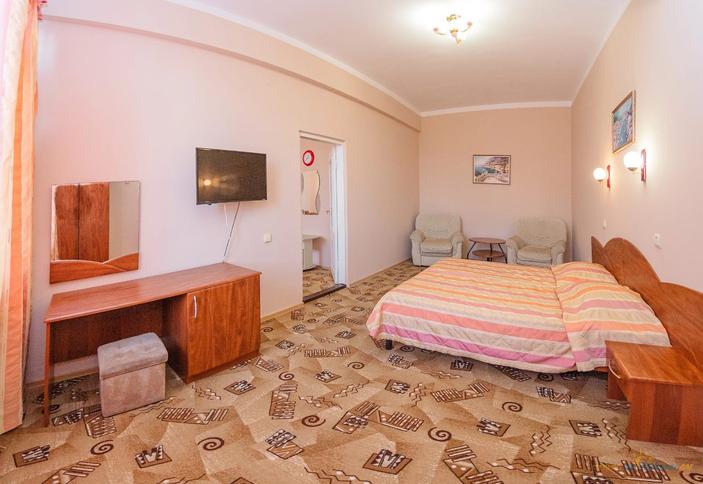 Двухкомнатный семейный первой категории