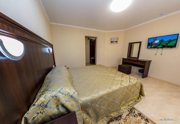 Люкс двухместный двухкомнатный с балконом (корпус 3) с балконом (корпус 3)