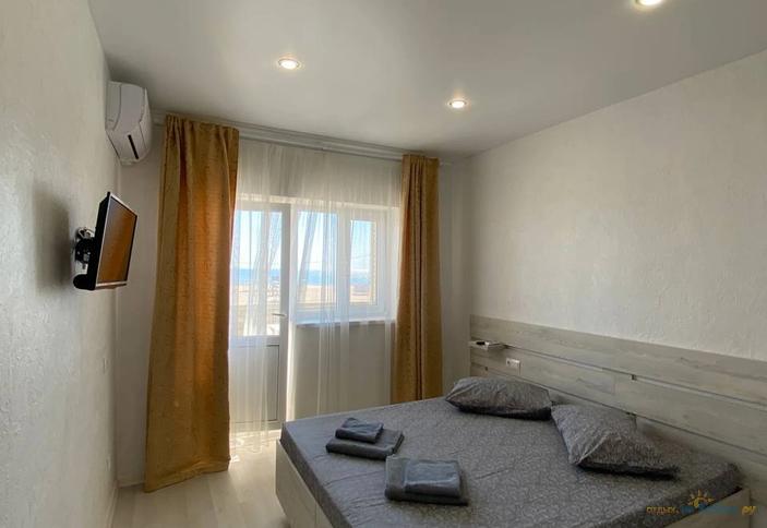 Однокомнатный двухместный (с видом на море и с балконом)