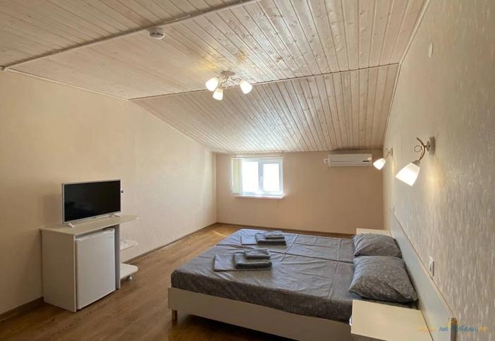 Двухкомнатная чеырехместная мансарда с видом на море, 4 этаж, без балкона