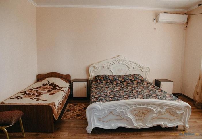 Трехместный