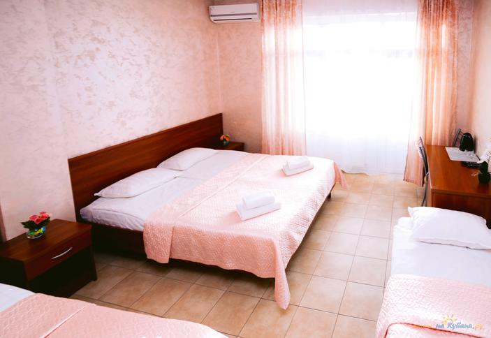 Трехместный с балконом 