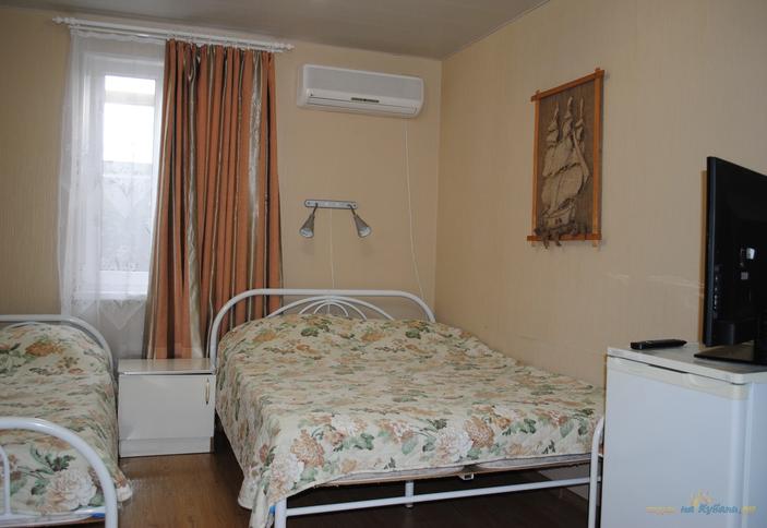 Трехместный