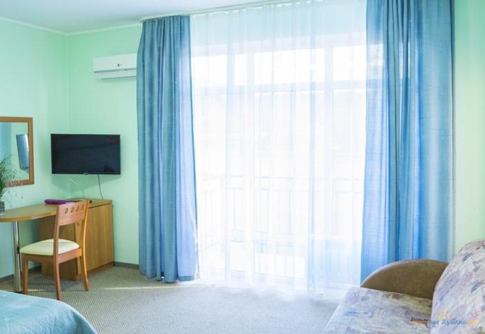 Полулюкс. Отель 