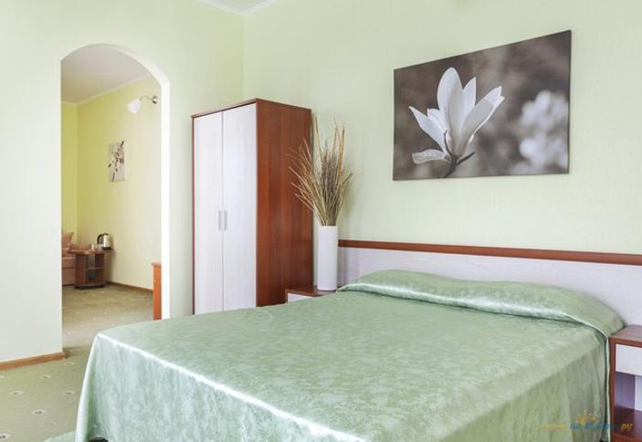 Семейный трехместный двухкомнатный