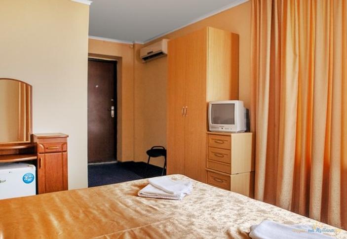 Эконом. Отель Морской клуб, Туапсинский район, п. Небуг