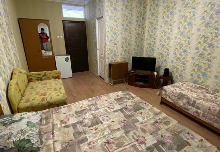 Семейный с двуспальной кроватью. Гостевой дом 