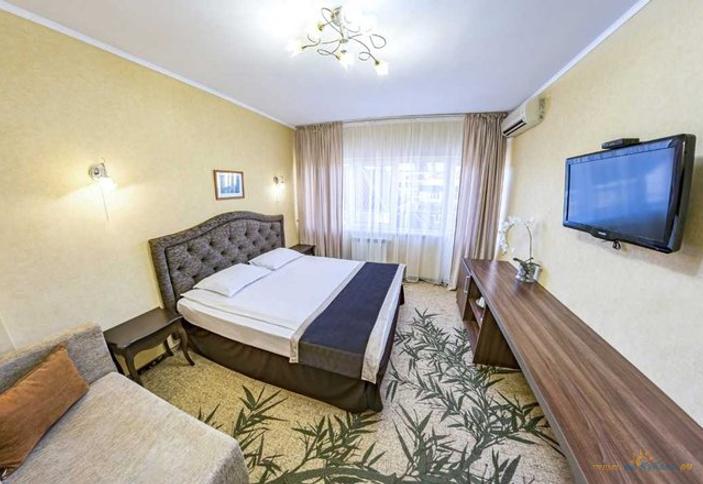 Стандарт трехместный. Гостиница Шторм, г. Сочи, п. Лазаревское