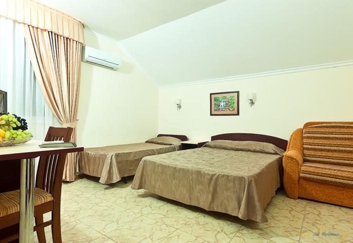 Стандарт трехместный. Отель Посейдон. Анапа, Витязево