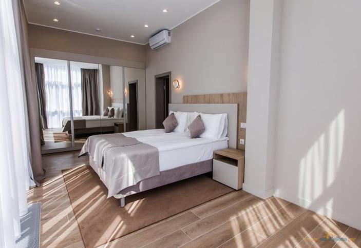 Апартаменты Делюкс двухкомнатные. Mirror Residence (Миррор Резидентс). Сочи