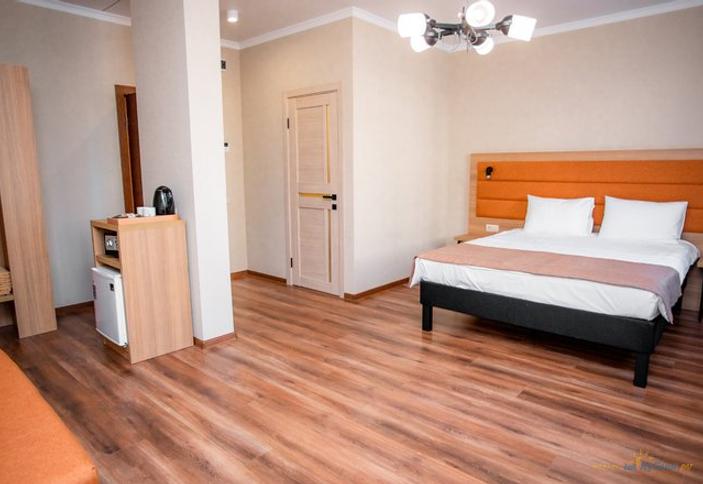 Suite четырехместный без балкона. Отель Abrikos Garden. Анапа