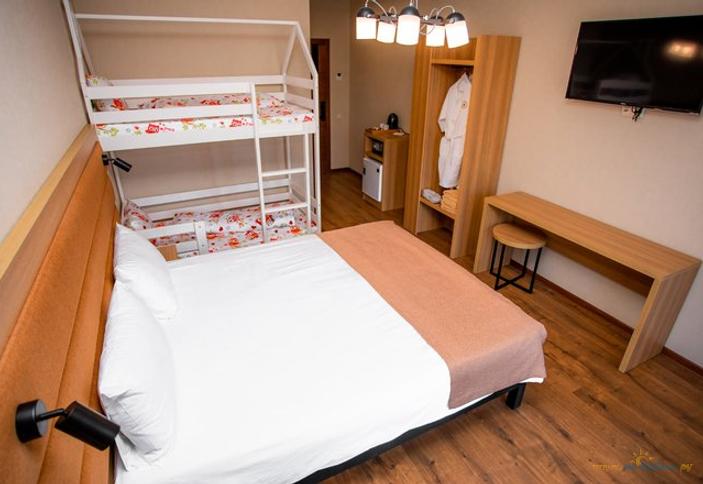 Superior трехместный. Отель Abrikos Garden. Анапа