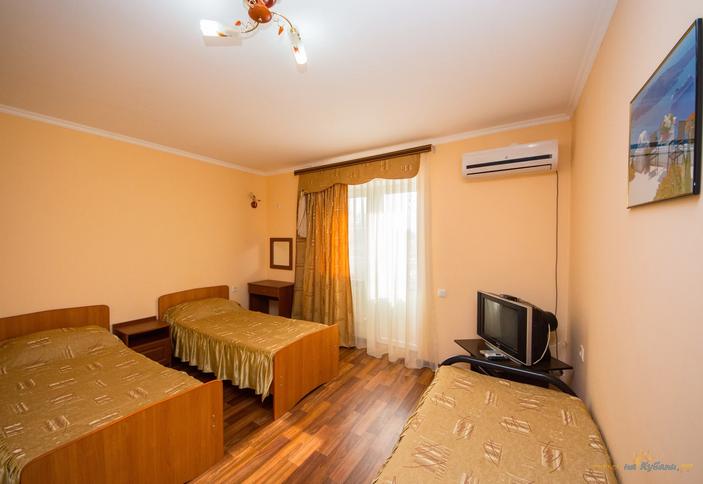 Эконом трехместный