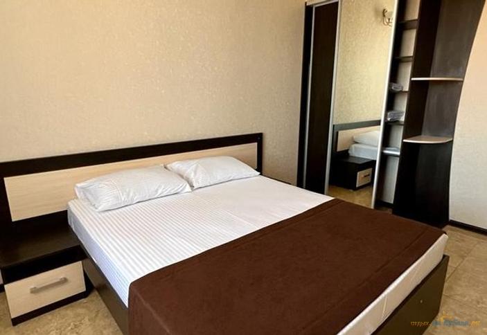 Люкс двухкомнатный. Гостевой дом Парус Голубая бухта. Геленджик