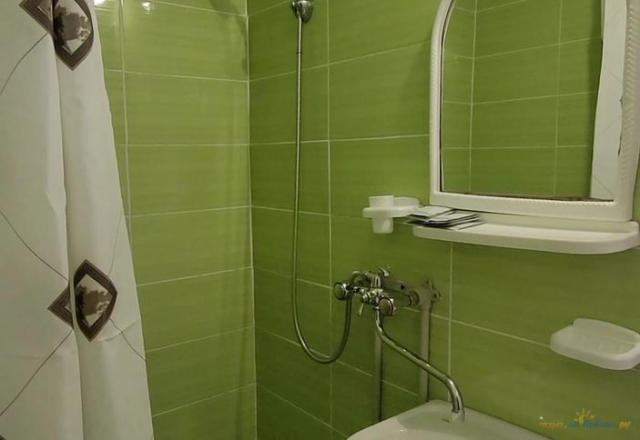 Трехместный