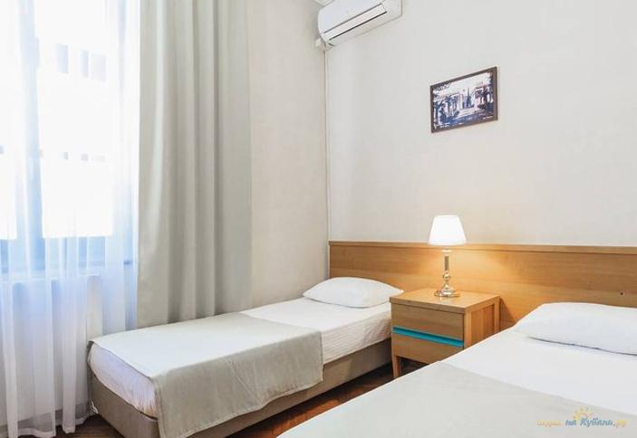 Стандарт двухкомнатный. Гранд-Отель (бывш. «Им. Мориса Тореза»), г. Сочи