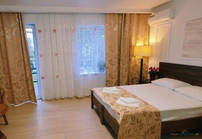 Полулюкс трехместный с террасой