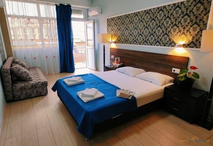 Полулюкс четырехместный с балконом