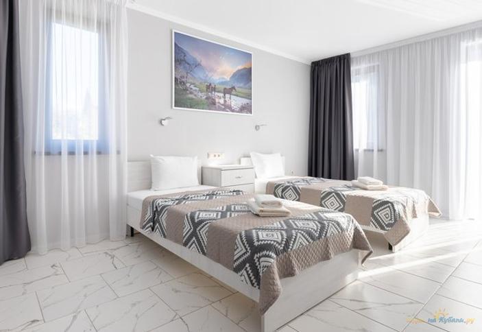 Стандарт 2-местный с видом на горы