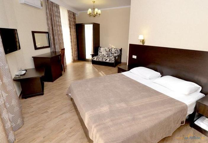 Полулюкс трехместный. Отель 