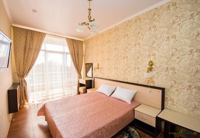 Евростандарт двухместный (в корпусе). База отдыха Афалина, Анапа