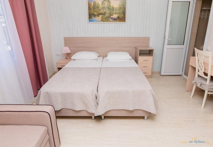 Двухместный комфорт. База отдыха Афалина, Анапа