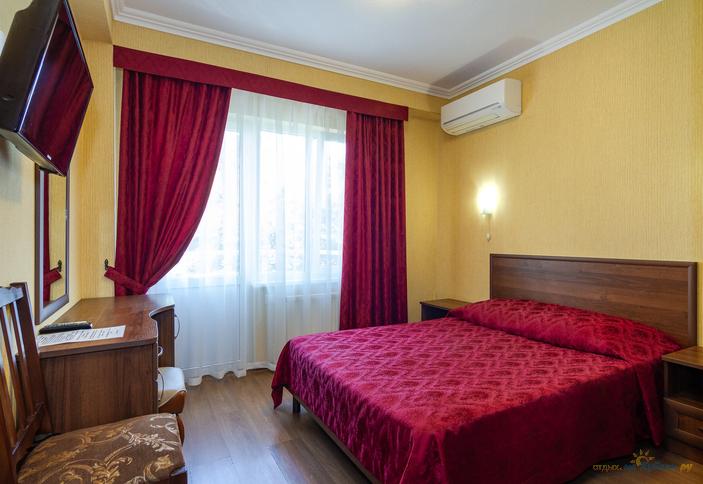 Двухкомнатный люкс с видом на горы