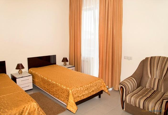 Стандарт трехместный с балконом