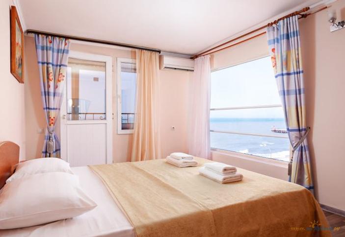 Стандарт с видом на море