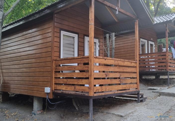 Двух-; четырехместный коттедж