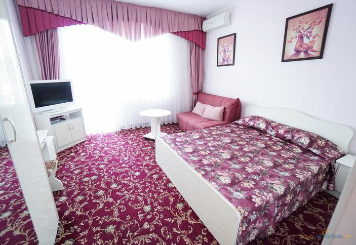 Трехместный однокомнатный с балконом