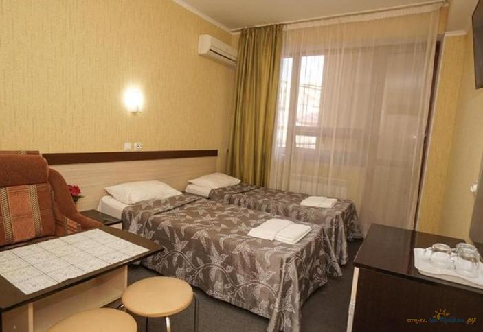 Трехместный с балконом